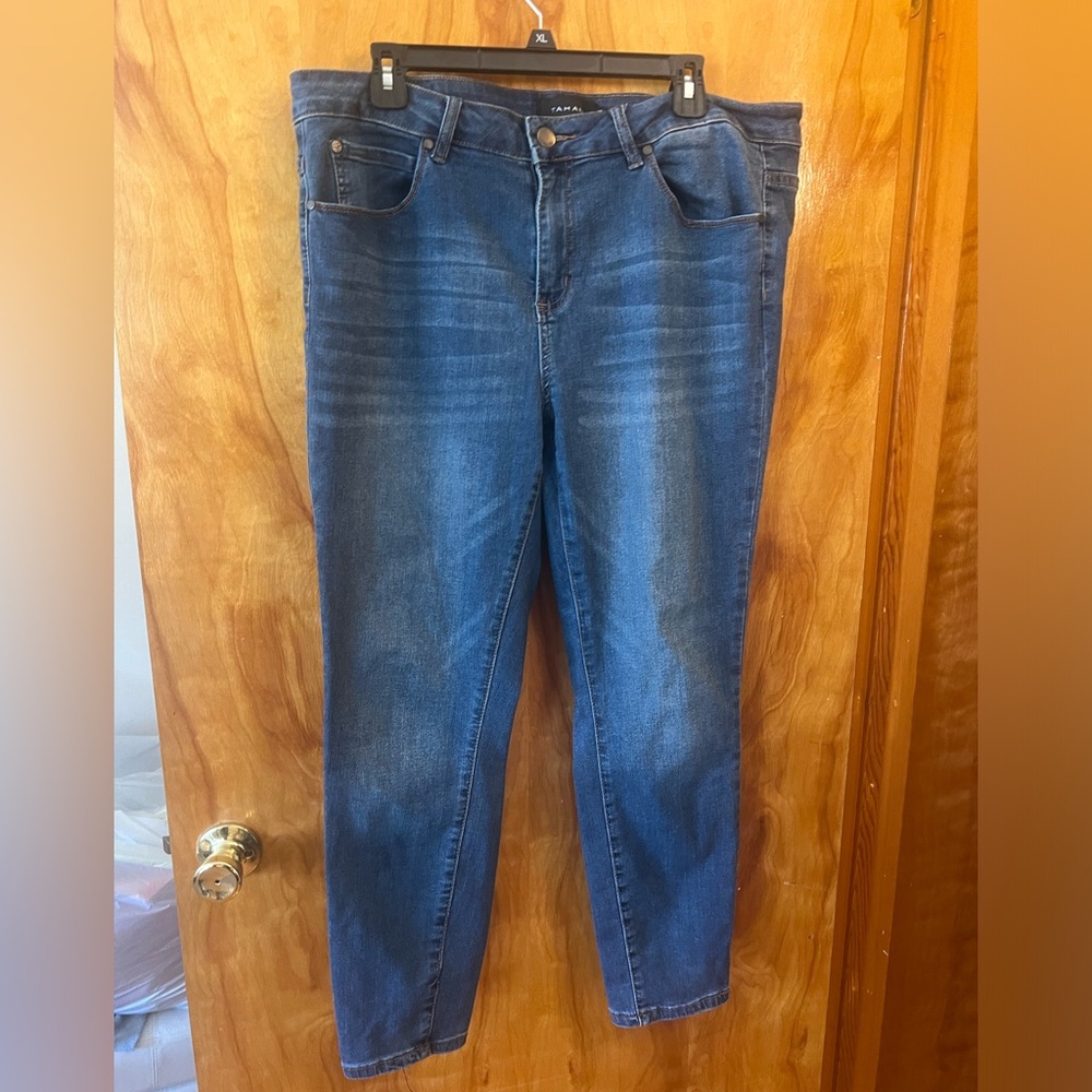 Tahari classic skinny jeans 18w plus